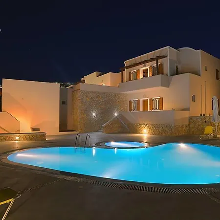 Moonlight & Apartment Exo Katikies (Santorini)