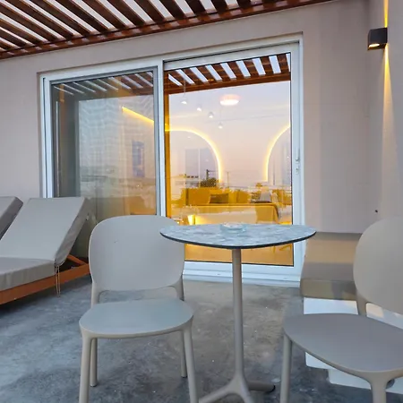 Moonlight & * Exo Katikies (Santorini)