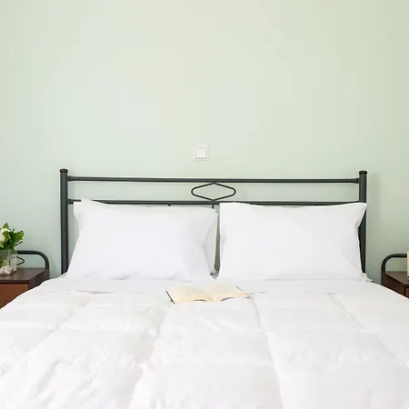 Moonlight & * Exo Katikies (Santorini)