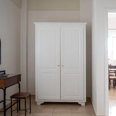 Moonlight & Exo Katikies (Santorini)