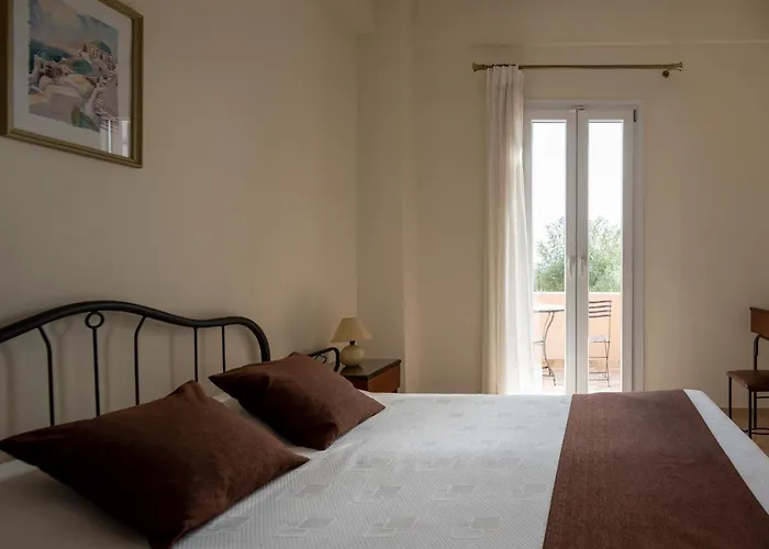 Moonlight & Exo Katikies (Santorini)