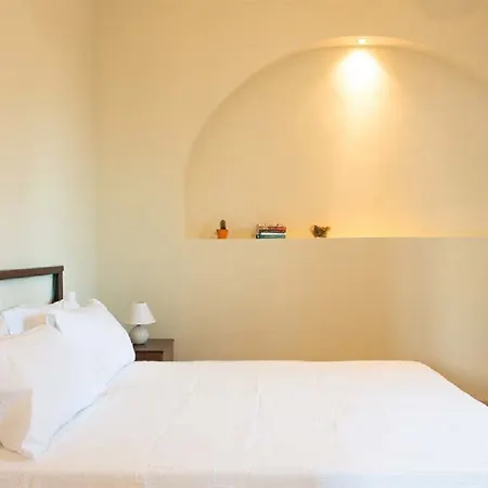 Moonlight Apartment Exo Katikies (Santorini)