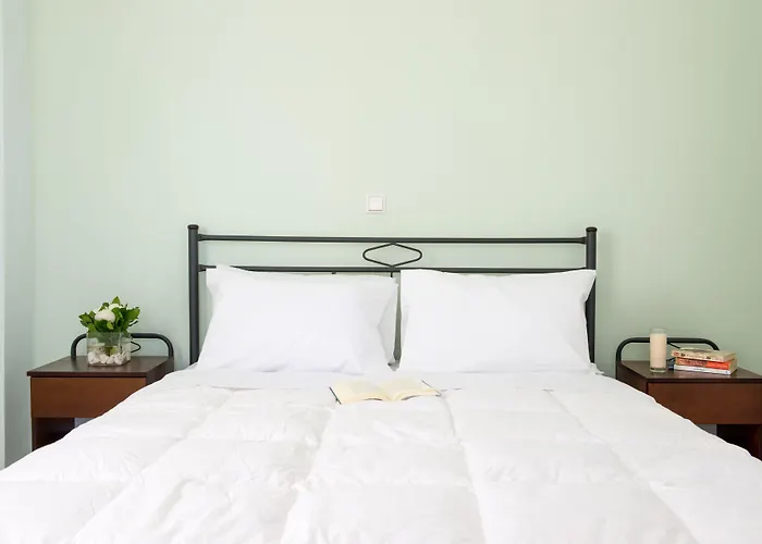 Moonlight & * Exo Katikies (Santorini)