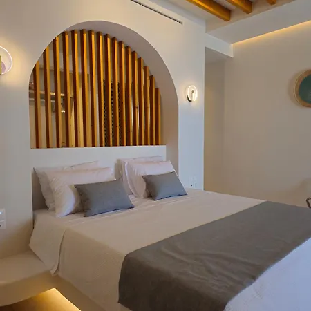 Moonlight & Exo Katikies (Santorini)