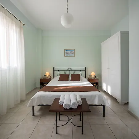 Moonlight & アパート Exo Katikies (Santorini)