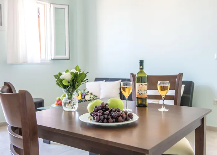 Moonlight & Exo Katikies (Santorini)