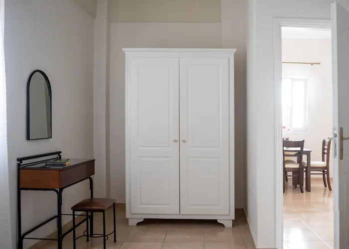 Moonlight & Exo Katikies (Santorini)